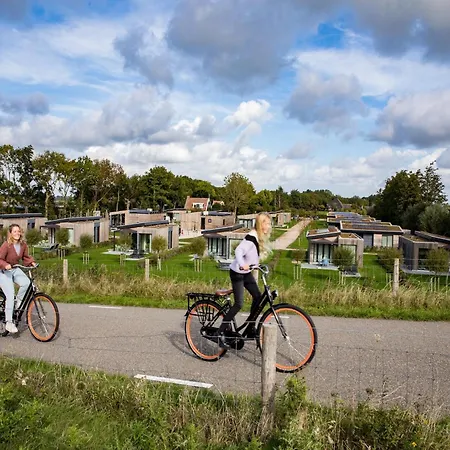 Luxury With Two Bathrooms, On Markermeer *